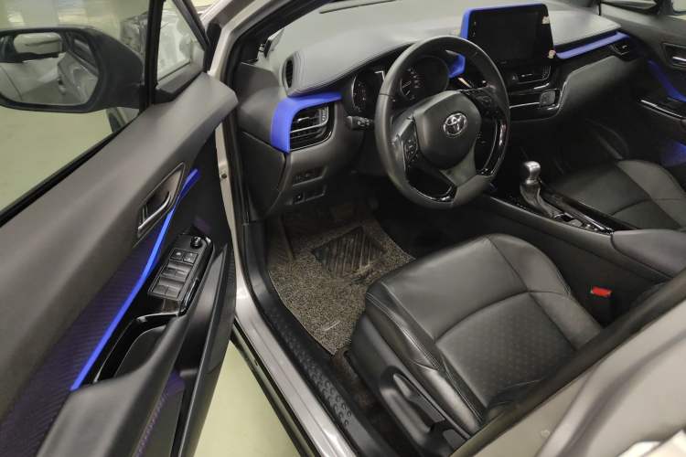 Used Toyota IZOA 2018 2.0L Yichi Edition China V Standard Driver Seat