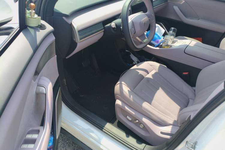 Used ONVO L60 2024 60 kWh Rear-Drive Version
