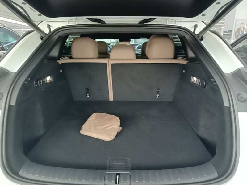 Used Li Auto i6 2025 Model Four-Wheel-Drive Standard Type — 18
