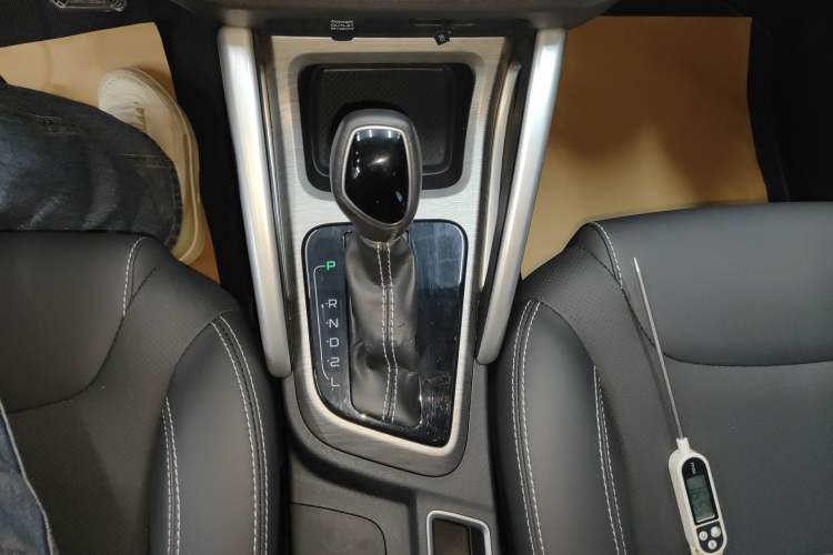 Used Geely Auto Vision X3 2017 1.5L Automatic Luxury Model Gear Lever