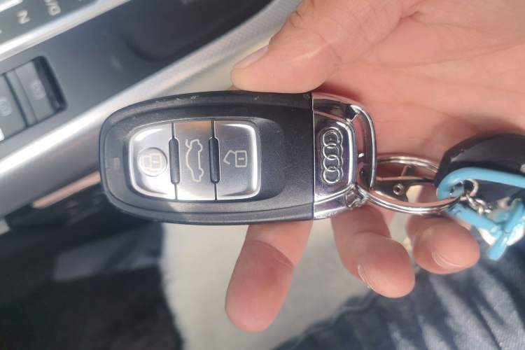Used Audi A4L 2015 30 TFSI Automatic Comfort Model
