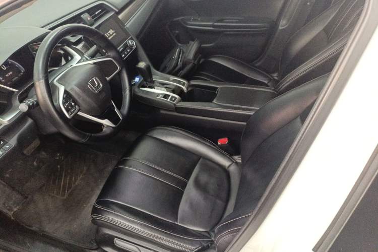 Used Honda Civic 2019 220TURBO CVT Dynamic Edition China VI Left Front Seat