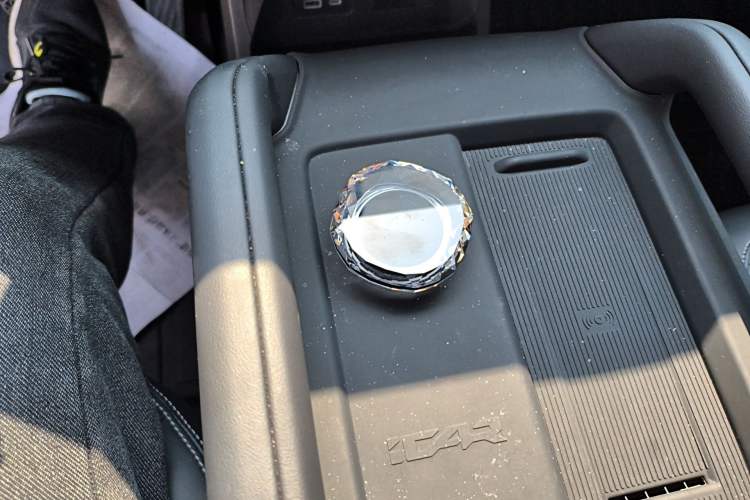 Used iCAR 03T 2024 501km Four-wheel Drive Long-Range Version Gear Lever