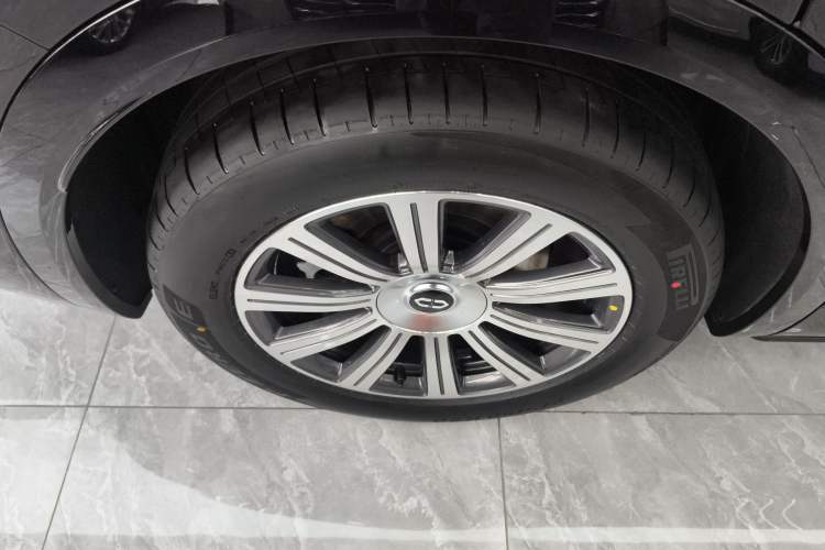 Used Hima AITO M8 2025 Extended-Range Max+ Version 53.4 kWh 6-Seater Edition Exterior 2