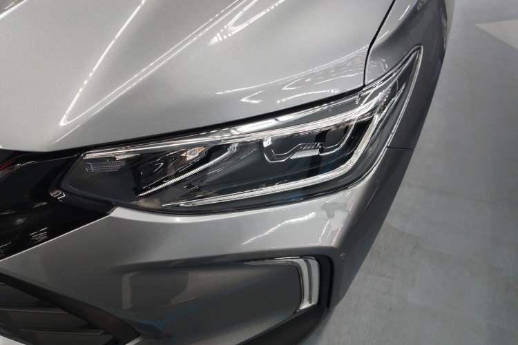 Used Chevrolet Trax 2021 Redline 335T CVT Top-Tier Model China VI Standard
