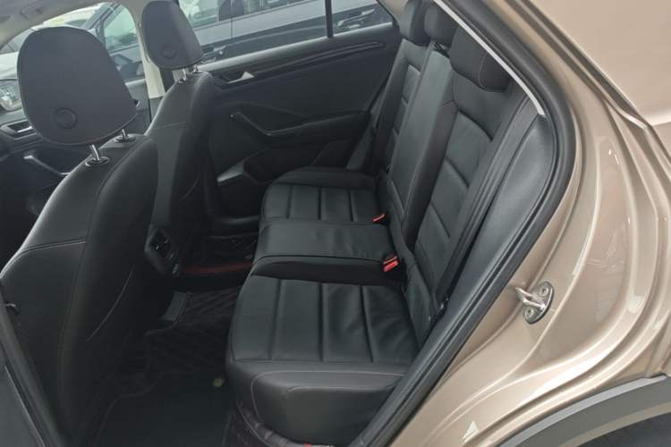 Used Volkswagen T-ROC 2021 280TSI DSG Two-Wheel Drive Comfort Connect Edition Left Rear Seat