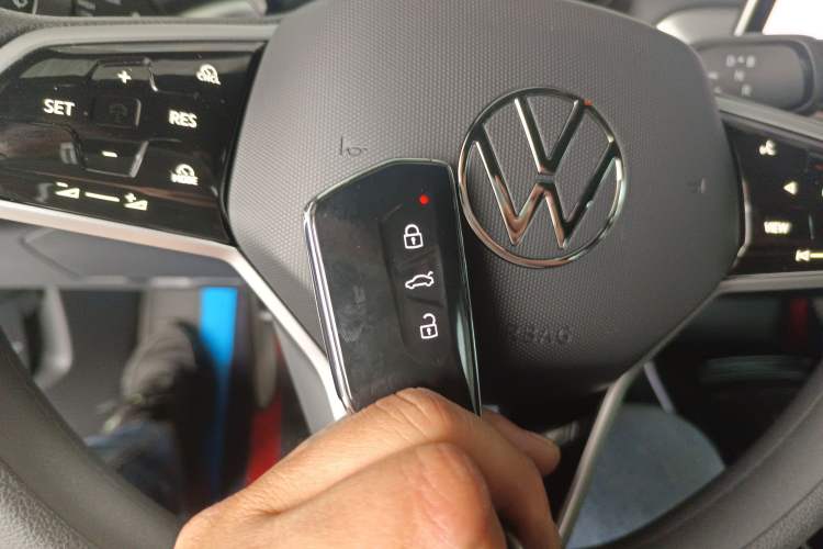 Used Volkswagen ID.4 CROZZ 2025 Pure Edition Vehicle Key