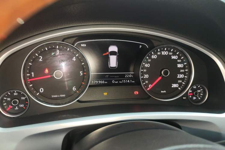 Used Volkswagen Touareg 2011 3.0 TDI Diesel Comfort Version Instrument Cluster