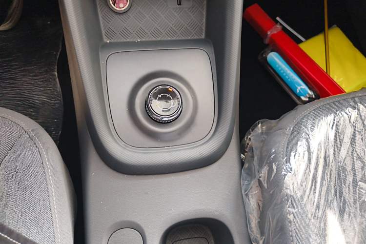 Used Wuling Hongguang New Energy 2024 All-Electric Model 300KM Standard Version
