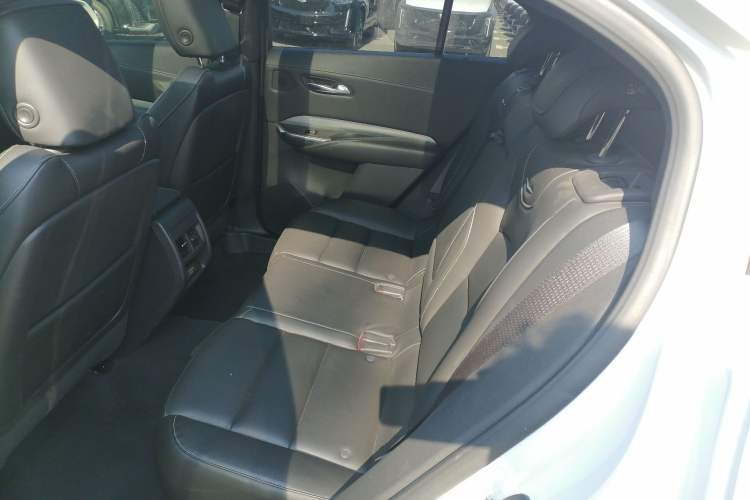 Used Cadillac XT4 2018 28T Two-Wheel Drive Leading Version