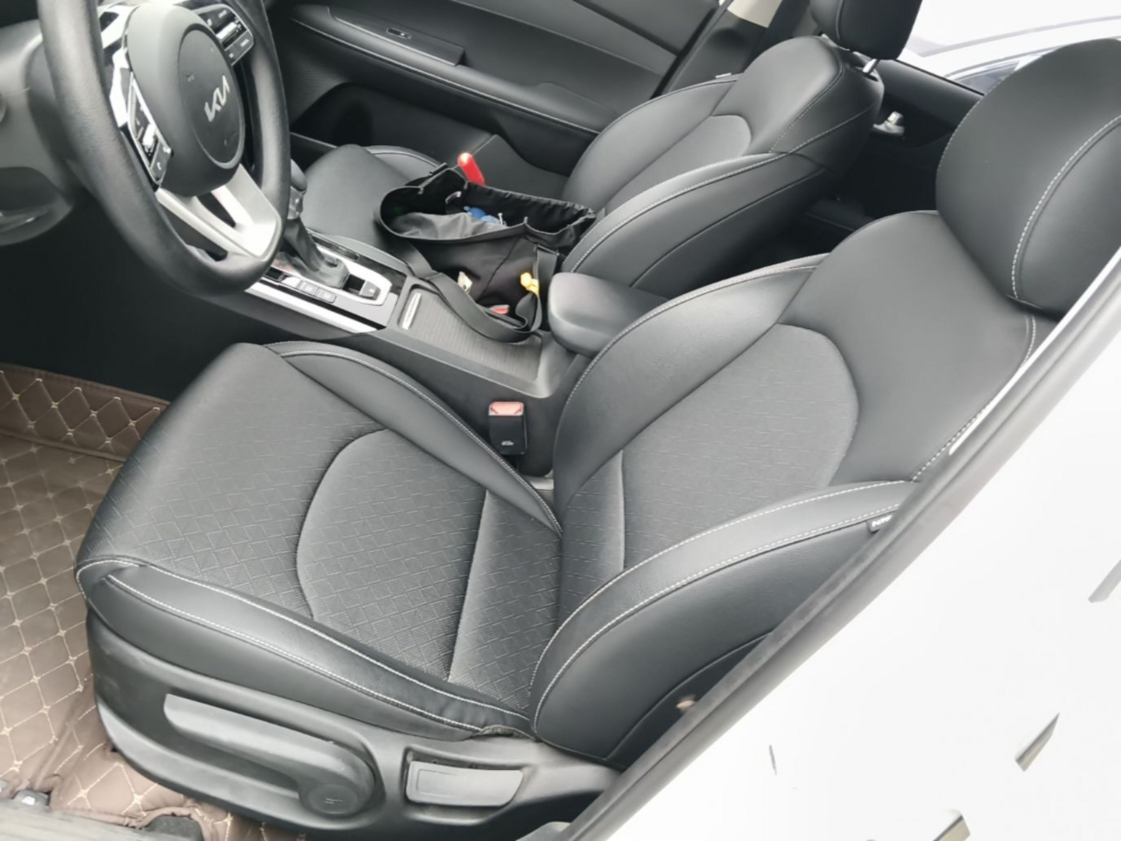 Vordere Reihe im Auto