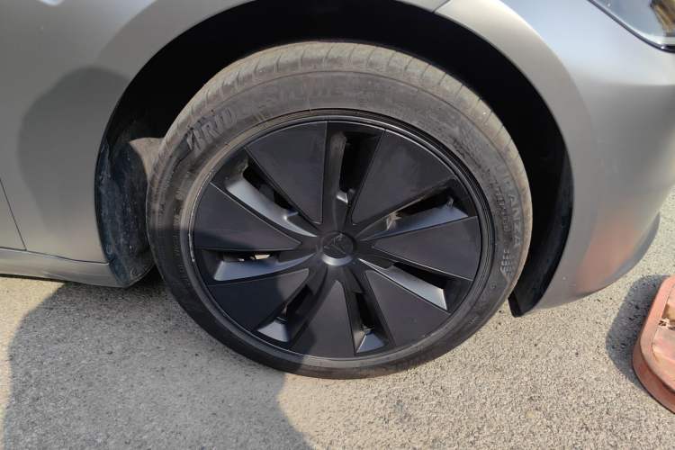 Used Tesla Model 3 2025 Rear-Wheel-Drive Version Right Front Wheel Hub