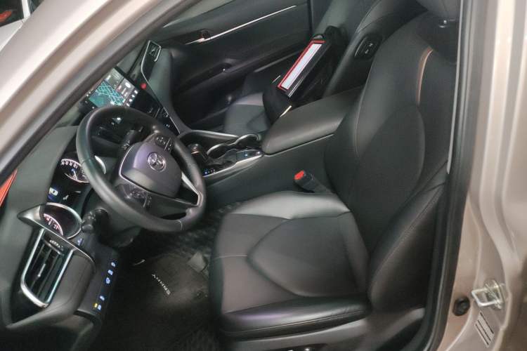 Used Toyota Camry 2021 2.0G Luxury Edition
