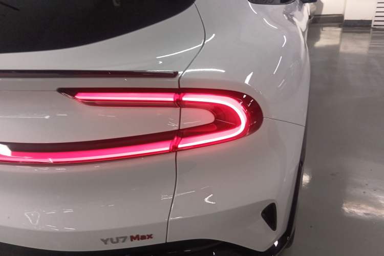 Used Xiaomi Auto YU7 2025 Ultra-Long Range High-Performance All-Wheel-Drive Max Edition Exterior 3