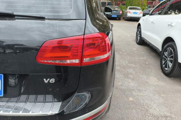 Used Volkswagen Touareg 2016 3.0 TSI High-End Version Right Rear Taillight