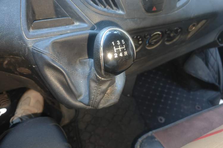 Used Ford Transit 2019 2.0T Diesel Multi-Purpose Commercial Vehicle Short Wheelbase Low Roof 6-Seater China VI Standard
