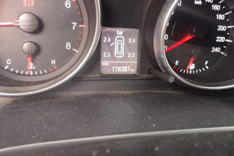 Used Haval H6 2015 Upgraded Model 1.5T Manual Two-Wheel Drive Elite Version
