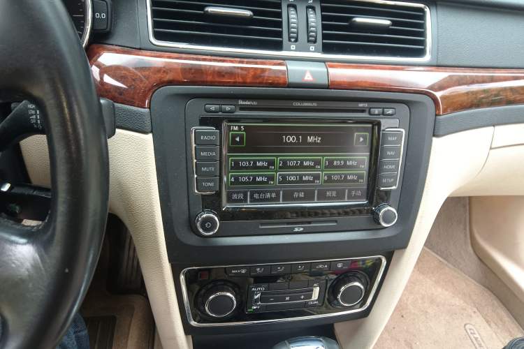 Used Skoda Superb 2009 1.8TSI Automatic Luxury Edition Audio And AC Panel