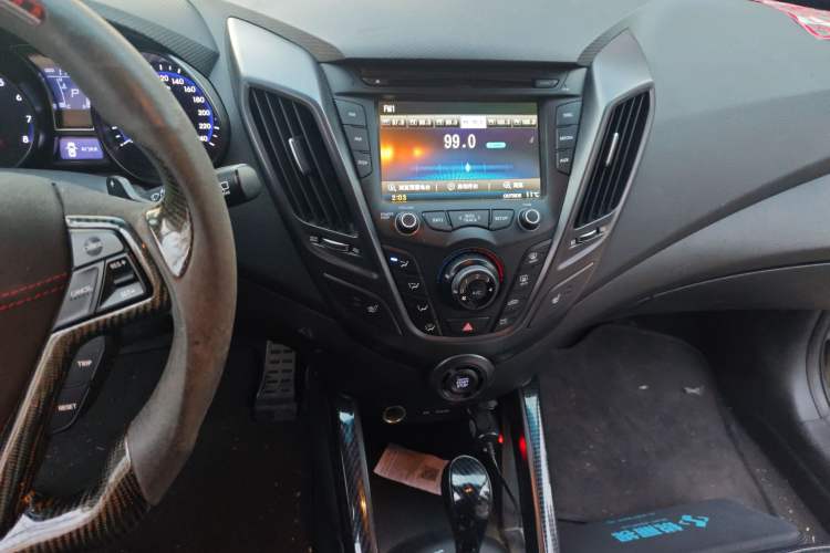 Used Hyundai Veloster 2012 1.6T Automatic Luxury Edition Audio And AC Panel