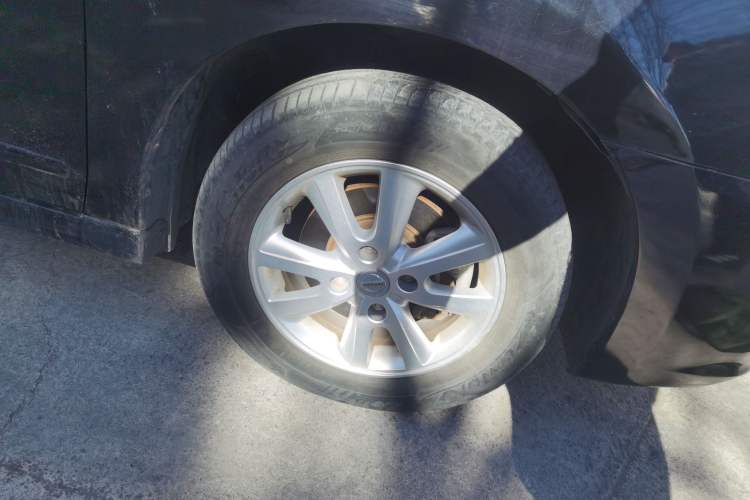 Used Nissan Sylphy 2012 Classic 1.6XE Automatic Comfort Edition Right Front Wheel Hub