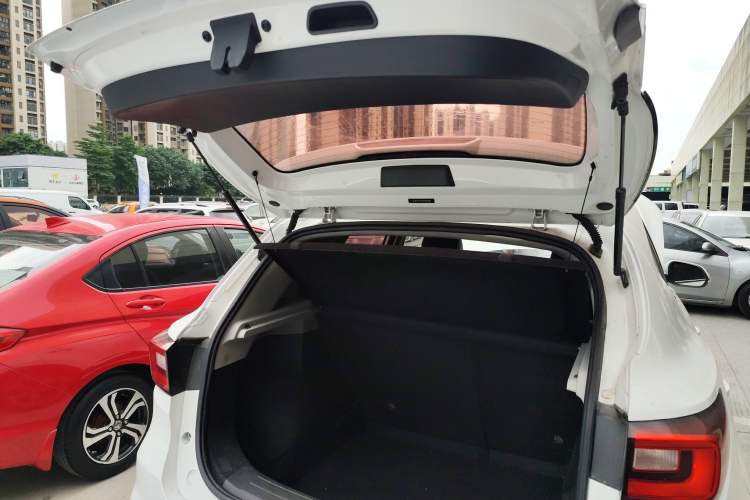 Used MG ZS 2018 1.5L Manual Elite Edition China V standard Trunk