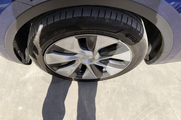 Used Tesla Model Y 2022 Long-Range All-Wheel-Drive Version