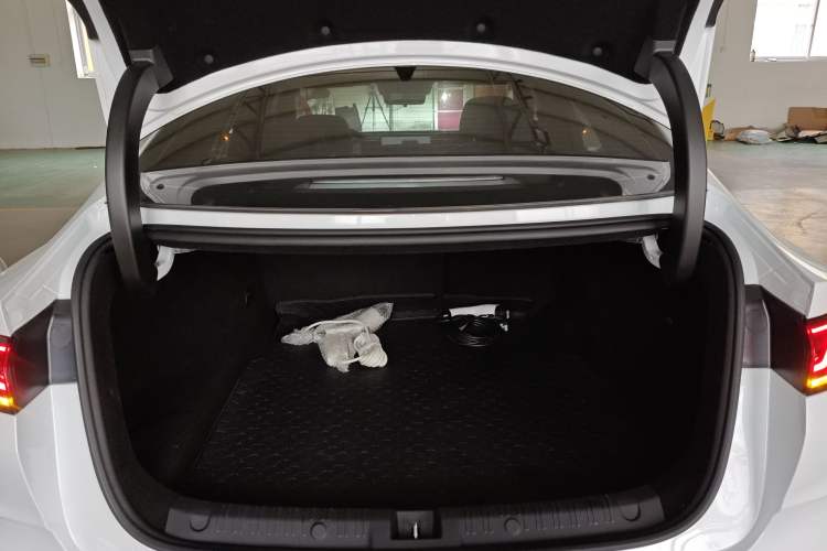 Used BYD Qin L 2025 DM-i Smart Drive 120KM Superior Model
