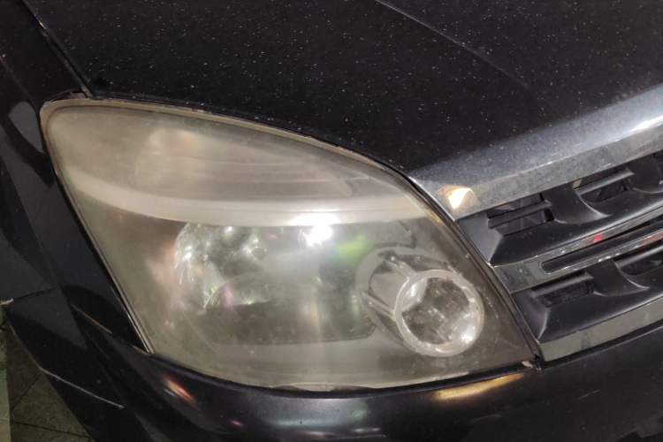 Used Haval H3 2010 Leading Edition 2.5 TCI Two-Wheel Drive Comfort Model Right Front Headlight
