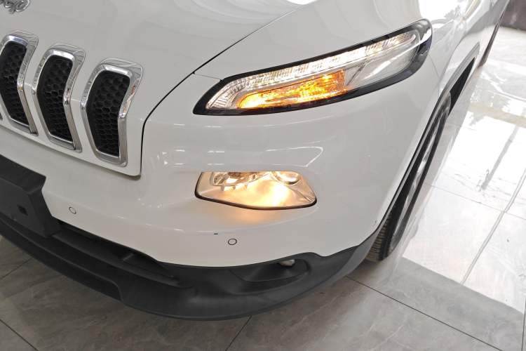 Used Jeep Cherokee 2016 2.4L Leading Edition