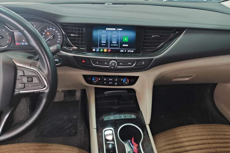 Used Buick Regal 2020 552T Elite Edition Audio And AC Panel