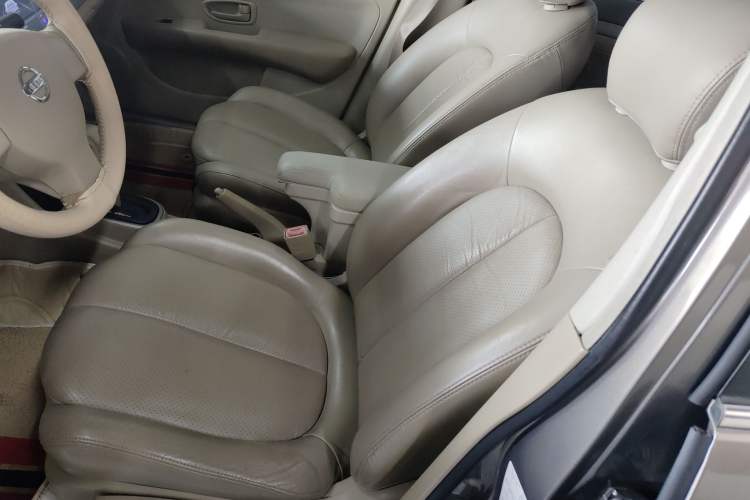 Used Nissan Sylphy 2012 Classic 1.6 XL Automatic Luxury Edition Left Front Seat