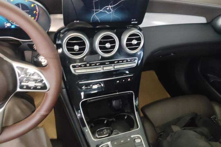 Used Mercedes-Benz GLC 2021 GLC 260 L 4MATIC Dynamic Edition
