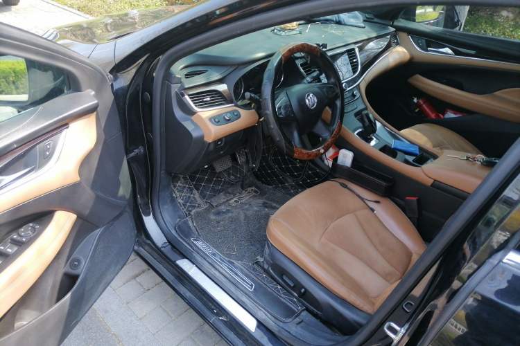 Used Buick LaCrosse 2018 20T Elite Edition Driver Seat