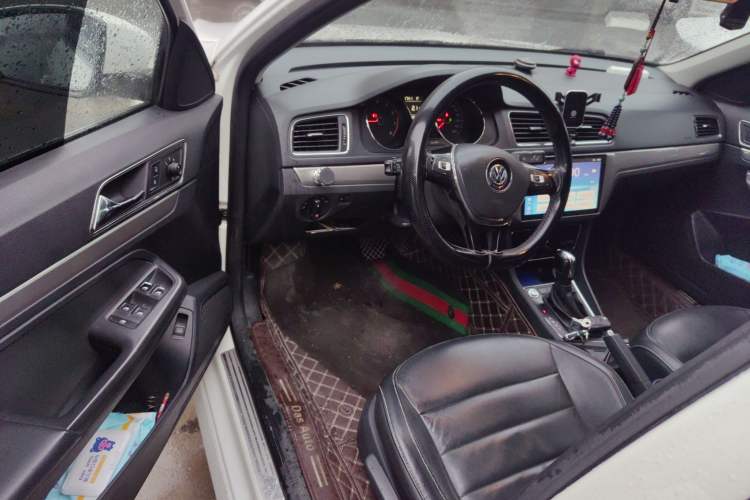 Used Volkswagen Lavida 2017 1.6L Automatic Comfort Edition
