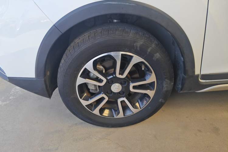 Used Geely Auto Vision X3 2017 1.5L Manual Elite Model Left Front Wheel Hub