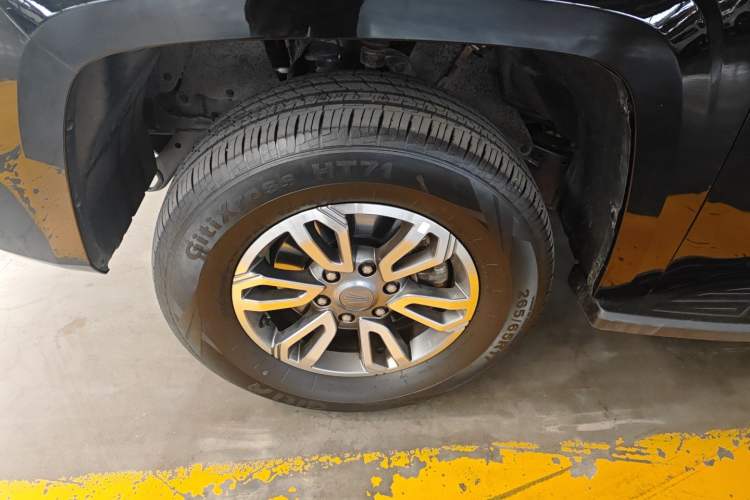 Used JMC DaDao 2023 All-Win 2.3T Diesel Automatic 4x4 Long-Wheelbase Comfort Edition
