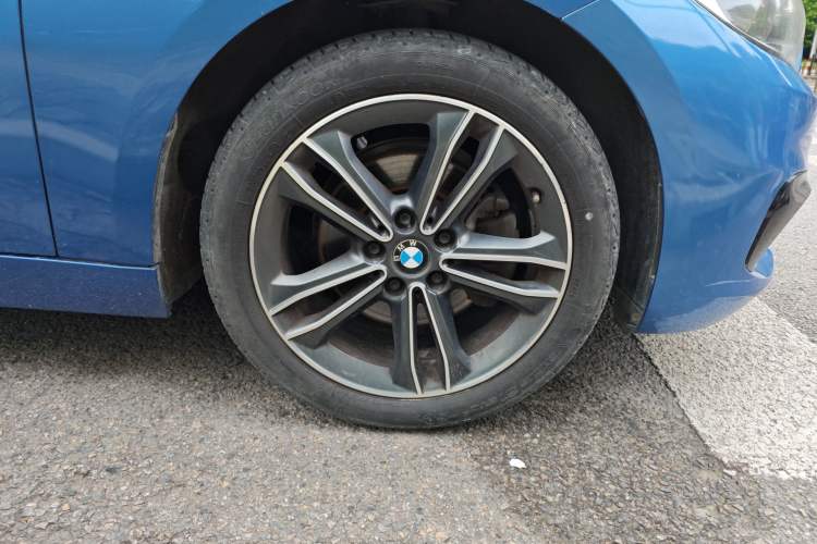 Used BMW 1 Series 2018 Facelifted 118i Sport Edition Right Front Wheel Hub