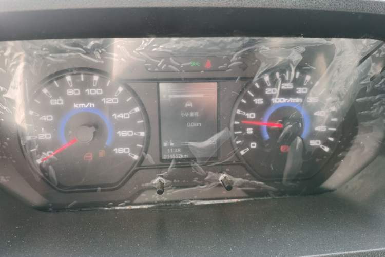 Used Iveco Daily 2023 2.8T V37 Van Long Wheelbase Mid-Roof Dual Tires Manual Doors 2-3 Seater