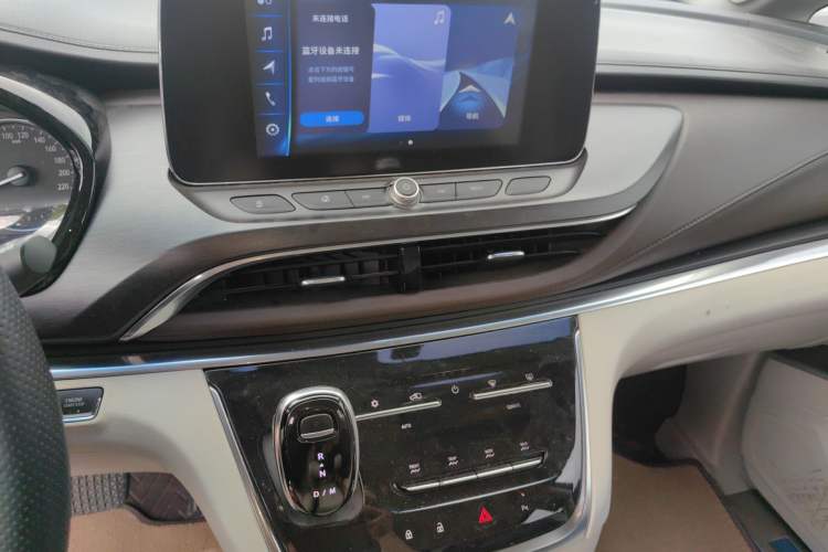 Used Buick GL8 2021 Land Cruiser Executive Class 652T Comfort Model Audio And AC Panel