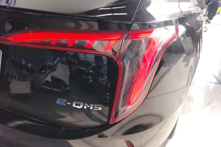 Used Hongqi E-QM5 2022 431 km Charge & Enjoy Edition
