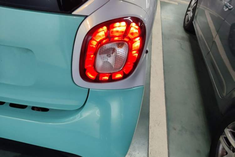 Used smart fortwo 2015 1.0L 52 kW Hardtop Passion Edition