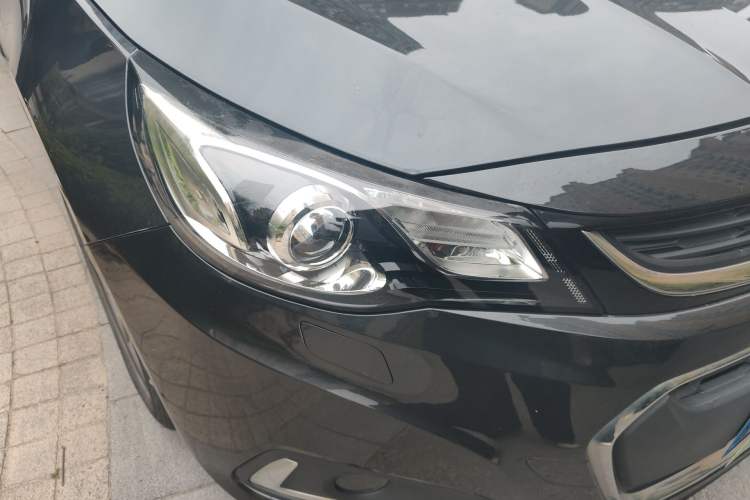 Used Chevrolet Malibu 2018 530T Automatic Luxury Edition Right Front Headlight