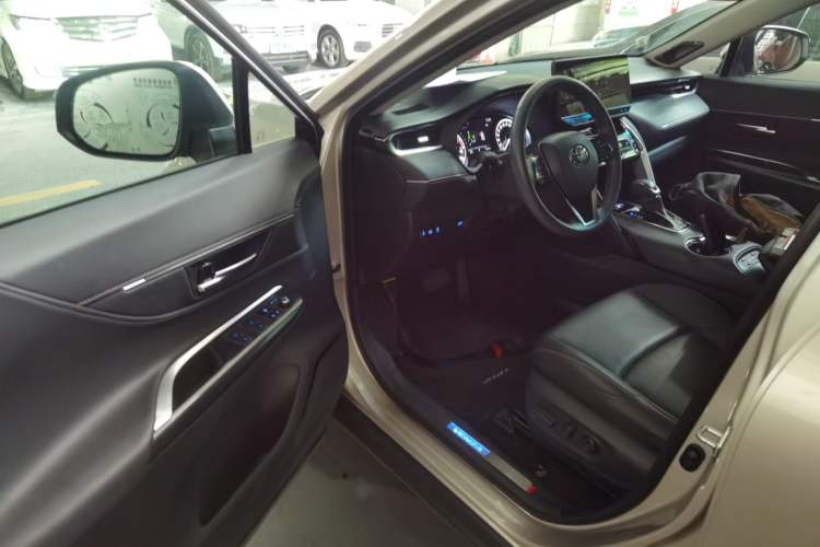 Used Toyota Venza 2022 2.0L CVT Two-Wheel Drive Prestige Edition