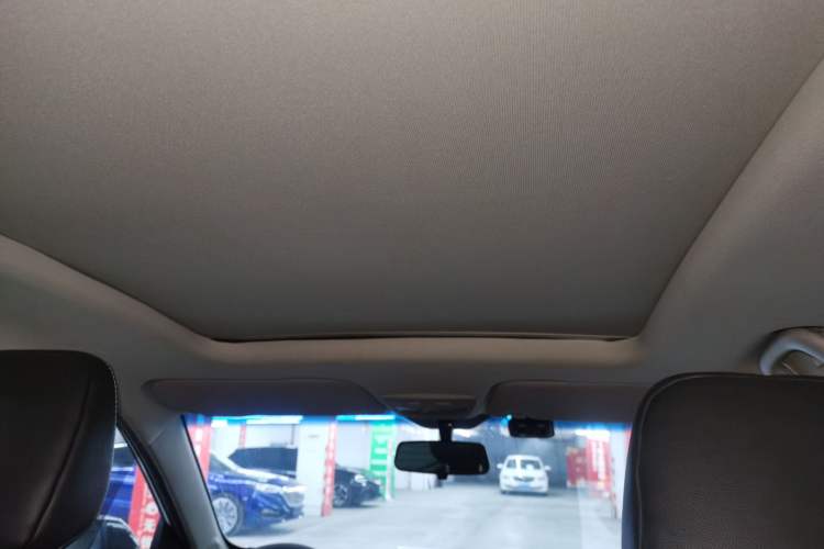 Used Baojun 510 2017 1.5L Automatic Luxury Model Headliner