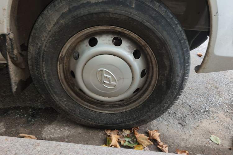 Used SAIC MAXUS Xintu V80 2019 2.0T Plus 6-Speed Manual – Aoyuntong Short Wheelbase Mid-Roof Design 5/6-Seater
