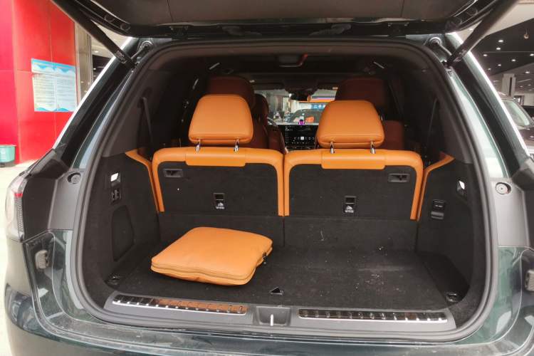 Used Hima AITO M9 2024 Range-Extended Ultra Version 42 kWh 6-Seater Model Trunk