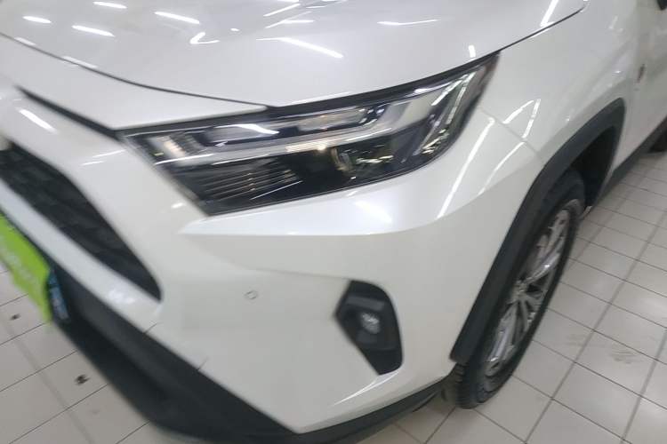 Used Toyota RAV4 2023 2.0L CVT Two-Wheel Drive 20th Anniversary Platinum Edition