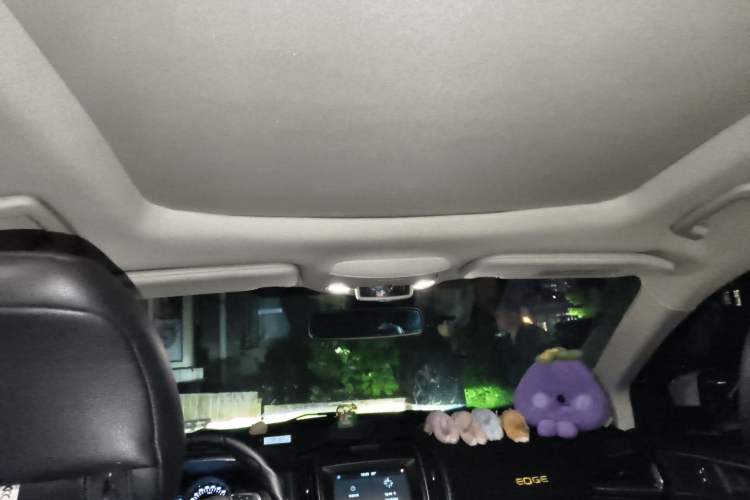 Used Ford Edge 2016 EcoBoost 245 Two-Wheel-Drive Titanium 7-Seater
