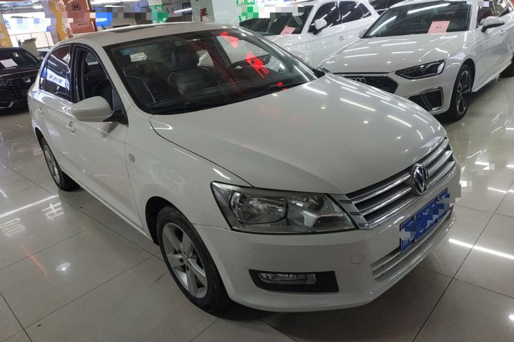 Used Volkswagen Santana 2015 1.6L Automatic Comfort Edition Front Right 45 Deg