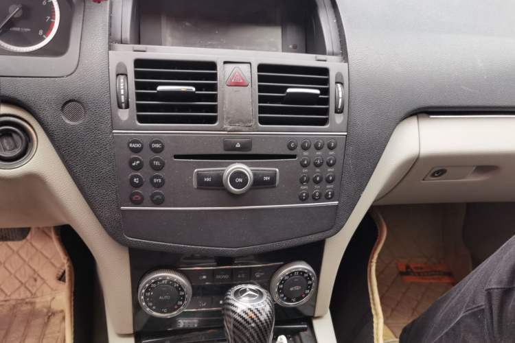 Used Mercedes-Benz C-Class 2010 C 180K Classic model
